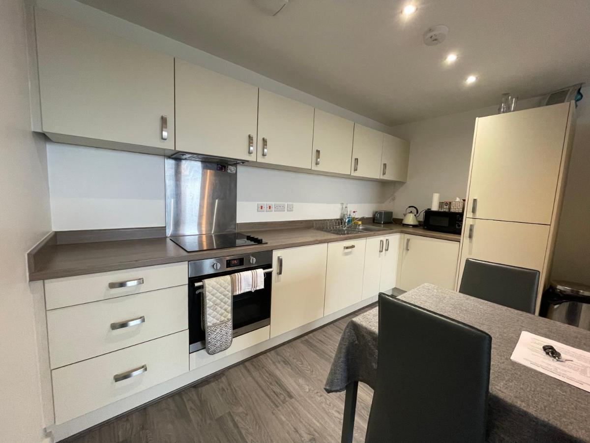 Balcony Marina Apartment With City Skyline Views - Free Secure Parking Manchester Exterior foto