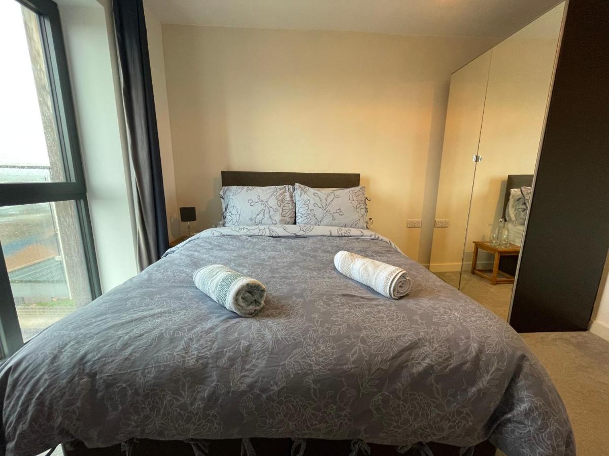 Balcony Marina Apartment With City Skyline Views - Free Secure Parking Manchester Exterior foto