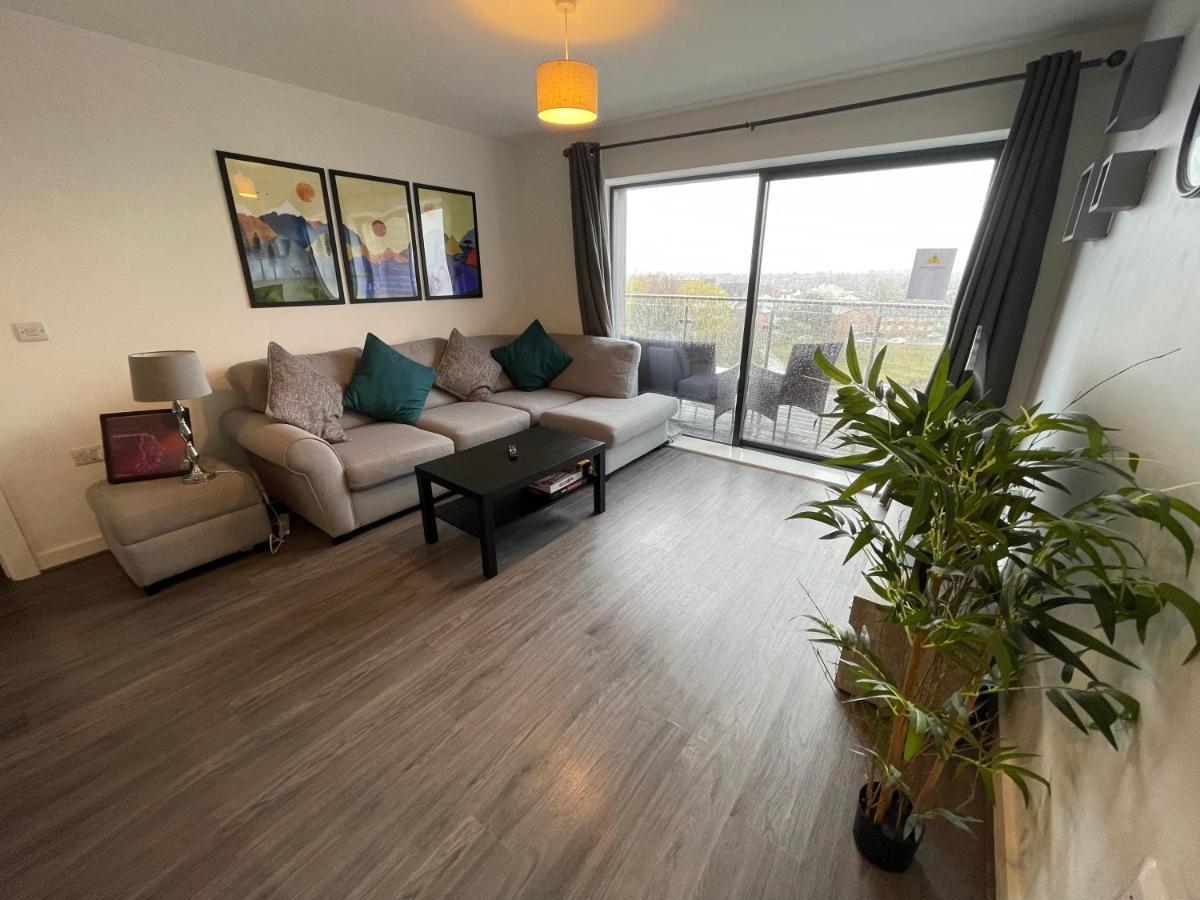 Balcony Marina Apartment With City Skyline Views - Free Secure Parking Manchester Exterior foto