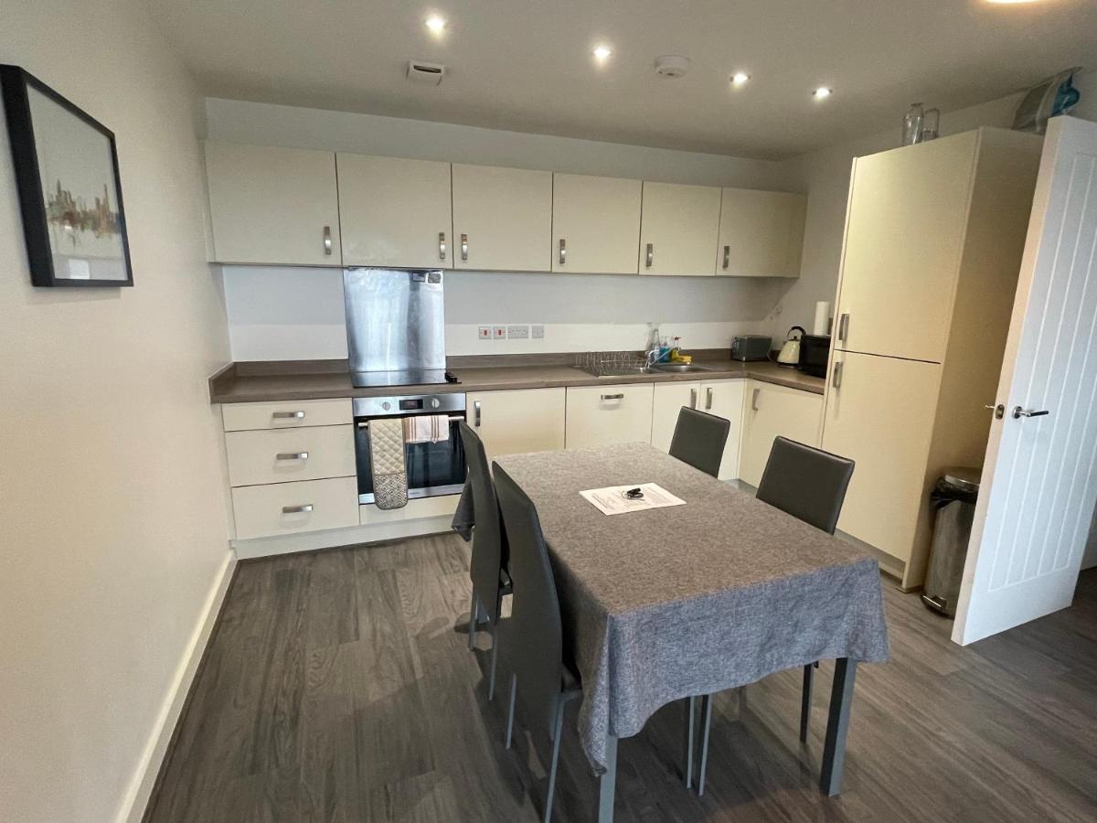 Balcony Marina Apartment With City Skyline Views - Free Secure Parking Manchester Exterior foto