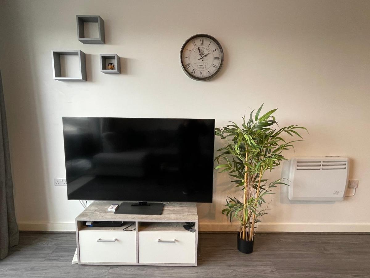 Balcony Marina Apartment With City Skyline Views - Free Secure Parking Manchester Exterior foto
